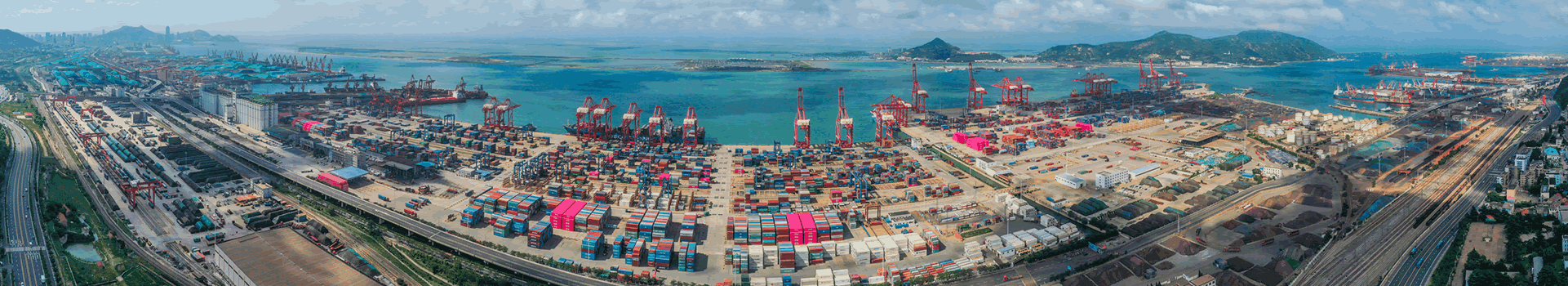 港口集裝箱與貨運船舶